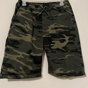 🛍️5/$30 Kenneth Cole Camo Shorts